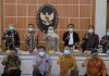 Gubernur Khofifah Antar Buruh Jatim Temui Menkopolhukam Sampaikan Aspirasi Omnibus Law
