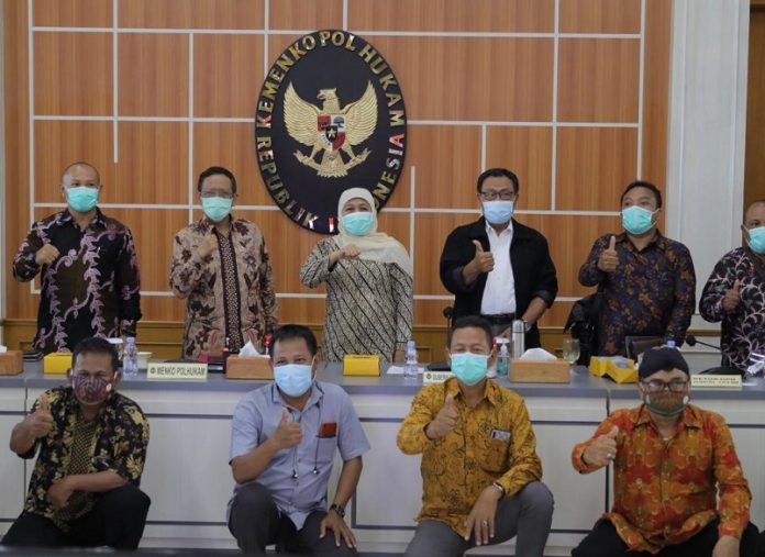 Gubernur Khofifah Antar Buruh Jatim Temui Menkopolhukam Sampaikan Aspirasi Omnibus Law