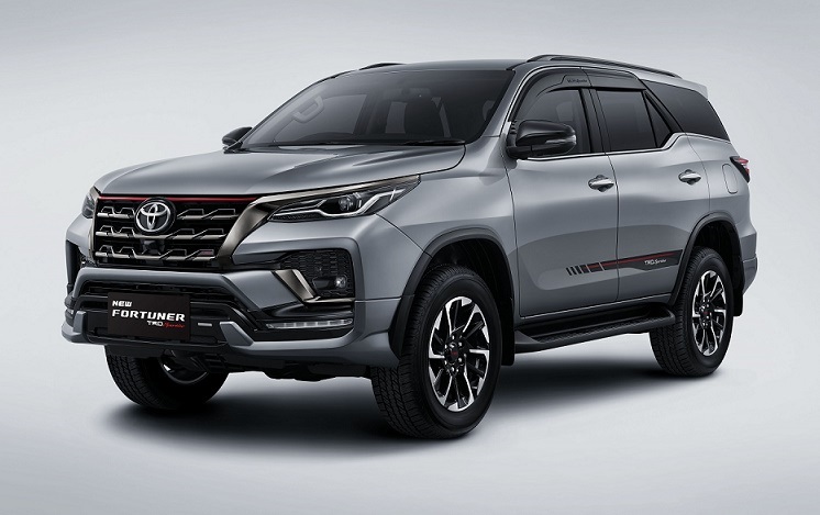 Toyota Hadirkan Dua Produk Legendaris New Fortuner dan New Kijang Innova