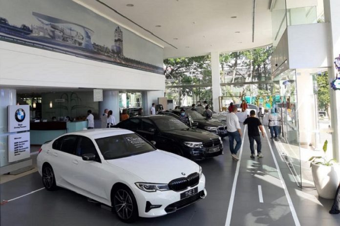 BMW Astra Saloon Week Tarik Minat Masyarakat