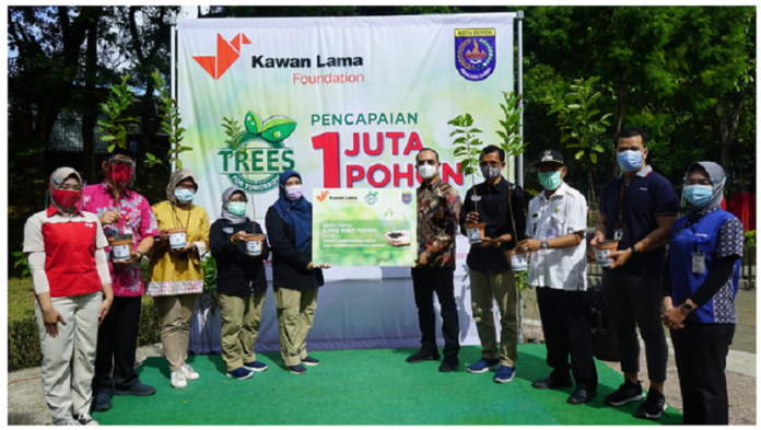 Kawan Lama Foundation Bagikan 1 Juta Pohon Lewat Program Trees For Tomorow Kawan Lama Foundation Bagikan 1 Juta Pohon Lewat Program Trees For Tomorow