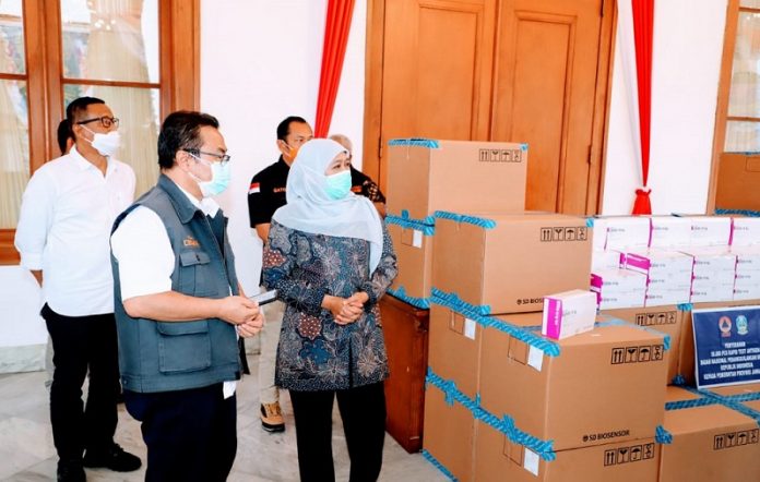 Terima 50.250 Rapid Test Antigen dari BNPB, Pemprov Jatim Percepat Upaya Testing Covid-19 Pemprov Jatim Terima 50.250 Rapid Test Antigen dari BNPB, Pemprov Jatim Percepat Upaya Testing Covid-19