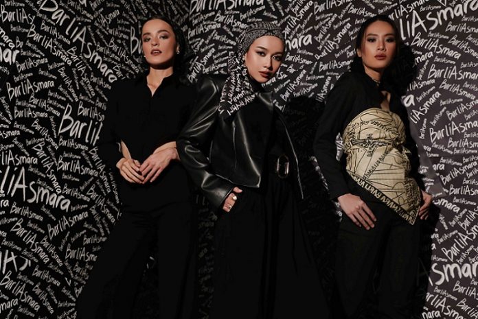 Rumah Mode Barli Asmara Luncurkan Koleksi Scribble Scarf Untuk Perpaduan Fashion Rumah Mode Barli Asmara Luncurkan Koleksi Scribble Scarf Untuk Perpaduan Fashion