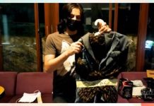 Pemain Sinetron Dari Jendela SMP Bagi-Bagi Souvenir dalam Meet and Greet Secara Virtual