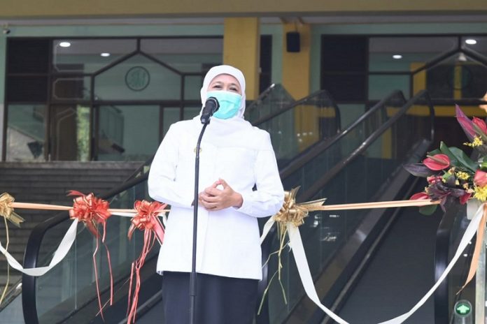 Gubenur Khofifah Resmikan Travelator Masjid Agung Sidoarjo, Permudah Jamaah Lansia Beribadah