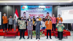 Wagub Emil Ajak Pengrajin Batik Wujudkan Industri Hijau