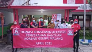 Alfamidi Bantu Korban Gempa di Malang Lewat Donasi Konsumen