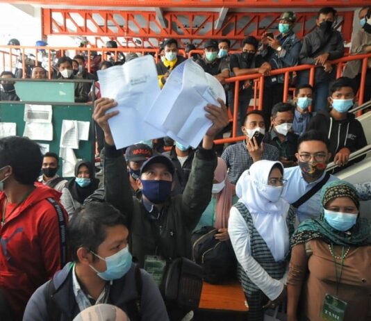 Korban Koperasi NMSI Serbu PN Surabaya