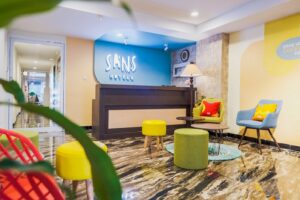Sans Hotel yang Bergaya Milenial kini Hadir di 4 kota Termasuk Surabaya