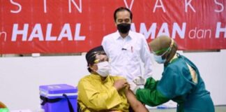Presiden Jokowi Tinjau Vaksinasi Massal di Provinsi Riau