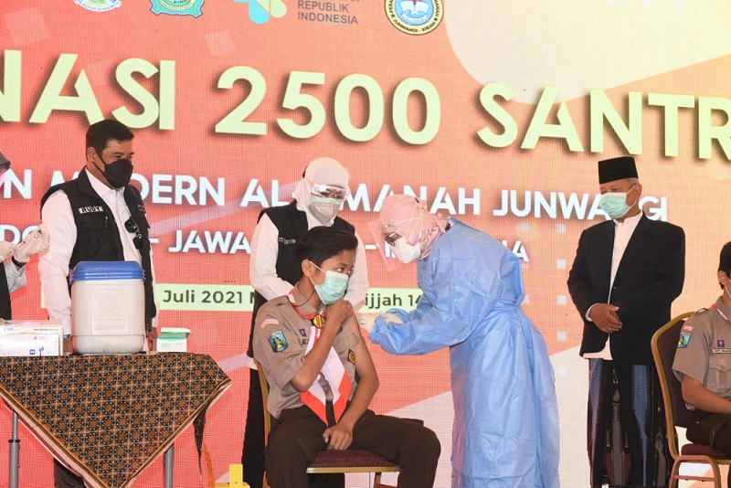 Anak dibawah usia 18 tahun di Jatim Terkena Covid Mencapai 22.107 kasus. Gubernur Khofifah Ajak Lindungi Anak Jawa Timur dengan Masifkan Vaksinasi Covid-19