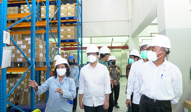 Wagub Emil Dampingi Menko PMK Pantau Ketersediaan Obat dan Tabung Oksigen di Jatim