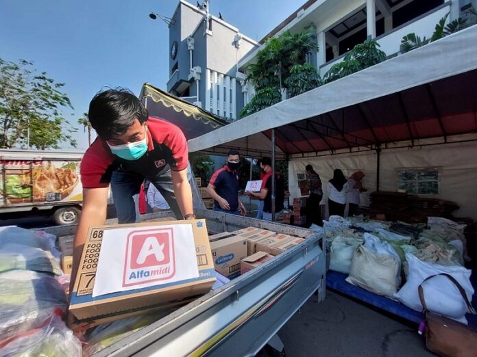 Alfamidi Salurkan Donasi Konsumen Rp 6,91 Miliar untuk Bantu Masyarakat Terdampak Covid-19