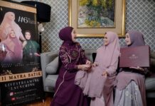 Mayra Indonesia Persembahkan 11 Gamis Batik di Hari Batik Nasional