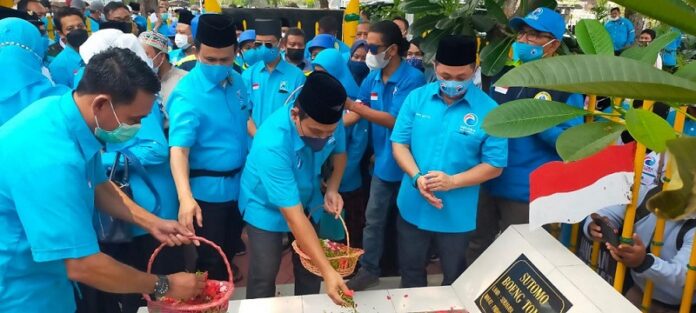 Anis Mata Dorong Gelar Pahlawan Nasional untuk Syaikhona Kholil dan Gus Dur di Tahun Depan