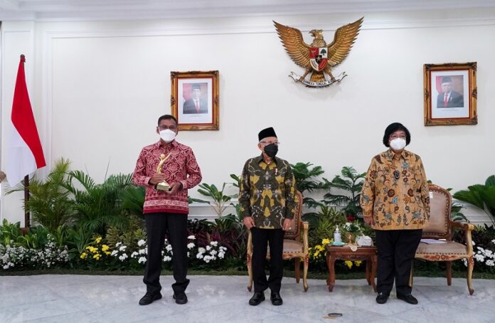 Pupuk Kaltim Pertahankan Proper Nasional Emas Ke-5 dari KLHK Pupuk Kaltim Pertahankan Proper Nasional Emas Ke-5 dari KLHK