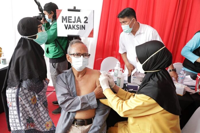 Antisipasi Lonjakan Kasus Covid-19, Gubernur Ajak Lansia dan Masyarakat Berkomorbid Kurangi Mobilitas dan Percepat Vaksinasi Antisipasi Lonjakan Kasus Covid-19, Gubernur Ajak Lansia dan Masyarakat Berkomorbid Kurangi Mobilitas dan Percepat Vaksinasi