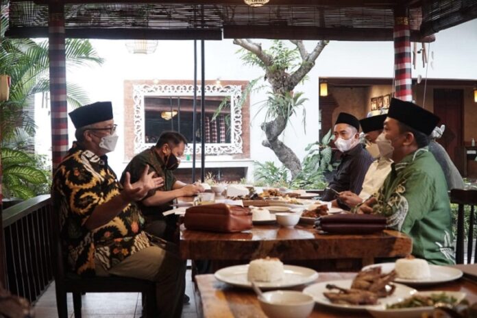 Jelang Harlah NU ke-99, BI Jatim dan PWNU Jatim Jajaki Kerjasama Pemberdayaan UMKM dan Pengembangan Ekonomi Syariah Jelang Harlah NU ke-99, BI Jatim dan PWNU Jatim Jajaki Kerjasama Pemberdayaan UMKM dan Pengembangan Ekonomi Syariah