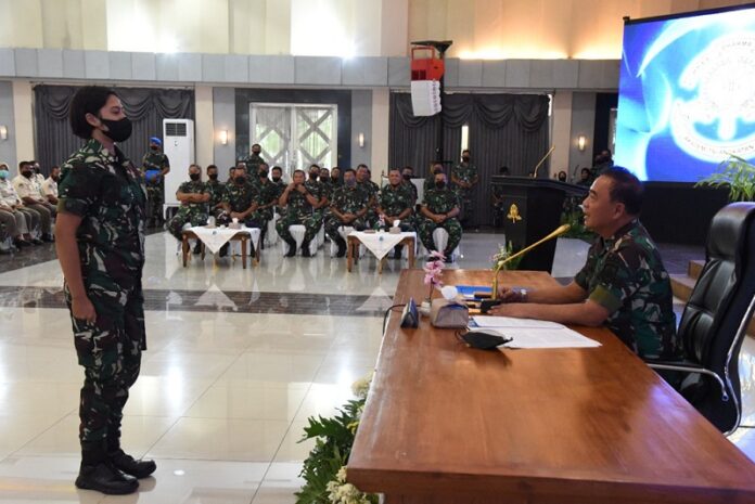 Laksda TNI Denih Hendrata Awali Tugasnya Sebagai Gubernur AAL Laksda TNI Denih Hendrata Awali Tugasnya Sebagai Gubernur AAL