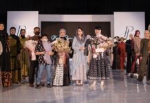 Fashion Show Tunggal Glow Up 28, Pipik Juliana Hadirkan 28 Design Busana Terbarunya Fashion Show Tunggal Glow Up 28, Pipik Juliana Hadirkan 28 Design Busana Terbarunya