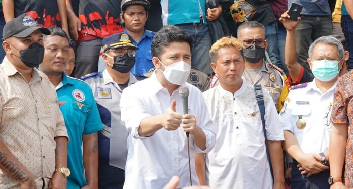 Terkait Kebijakan ODOL, Pemprov Jatim dan Aliansi Perwakilan Sopir Jatim Sepakati Empat Poin Terkait Kebijakan ODOL, Pemprov Jatim dan Aliansi Perwakilan Sopir Jatim Sepakati Empat Poin