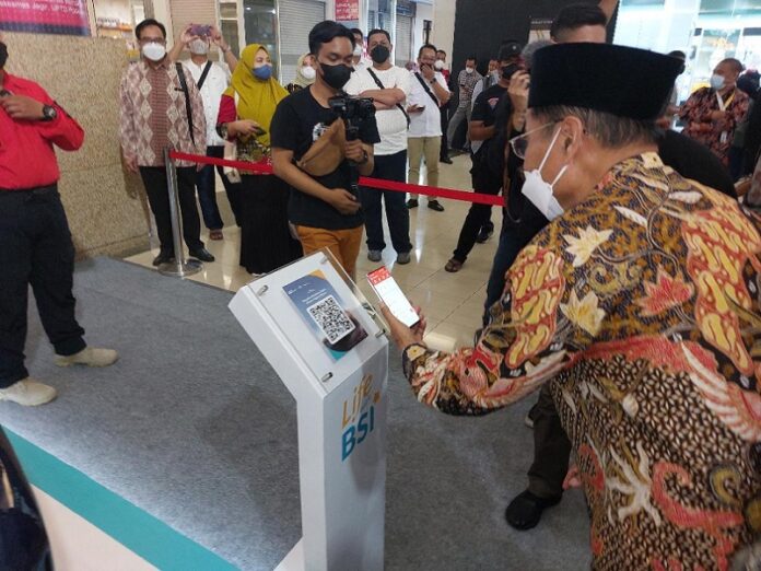 Gelaran Life with BSI Expo di Surabaya Targetkan Transaksi Rp 100 Milyar Gelaran Life with BSI Expo di Surabaya Targetkan Transaksi Rp 100 Milyar