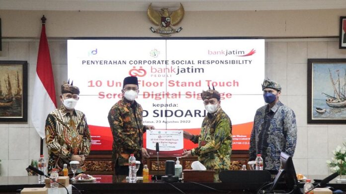 Bank Jatim Serahkan CSR Kepada Pemerintah Kabupaten Sidoarjo