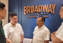 Wakil Wali Kota Surabaya Resmikan Broadway Barbershop Kris Kencana Wakil Wali Kota Surabaya Resmikan Broadway Barbershop Kris Kencana