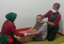 Tangani Pasien Tanpa Obat dan Operasi, Medical Hacking Layani Terapi Gratis untuk Fakir Miskin dan Kaum Dhuafa Tangani Pasien Tanpa Obat dan Operasi, Medical Hacking Layani Terapi Gratis untuk Fakir Miskin dan Kaum Dhuafa