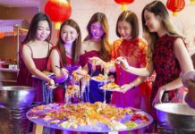Sambut Perayaan Imlek Tahun Kelinci, Vasa Hotel Surabaya Suguhkan Yee Shang Ikonik Sambut Perayaan Imlek Tahun Kelinci, Vasa Hotel Surabaya Suguhkan Yee Shang Ikonik