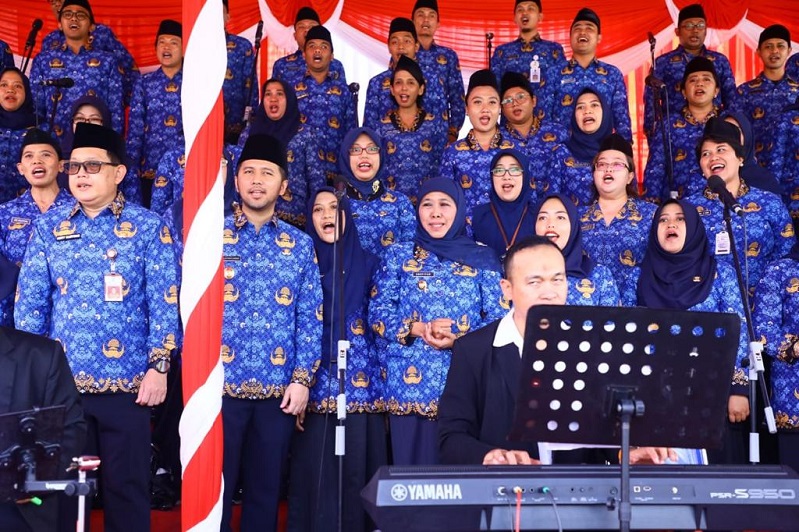Ambil Sumpah Jabatan 1.450 PNS Pemprov Jatim, Gubernur Tekankan Pentingnya Core Values ASN