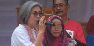 Soasialisasi Waspada Investasi Bodong dan Pinjol Ilegal, Indah Kurnia Beri Emas