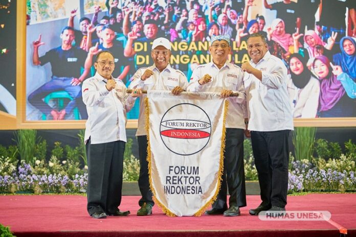 Rektor UNESA Resmi Memimpin Forum Rektor Indonesia (FRI) 2023-2024 Rektor UNESA Resmi Memimpin Forum Rektor Indonesia (FRI) 2023-2024