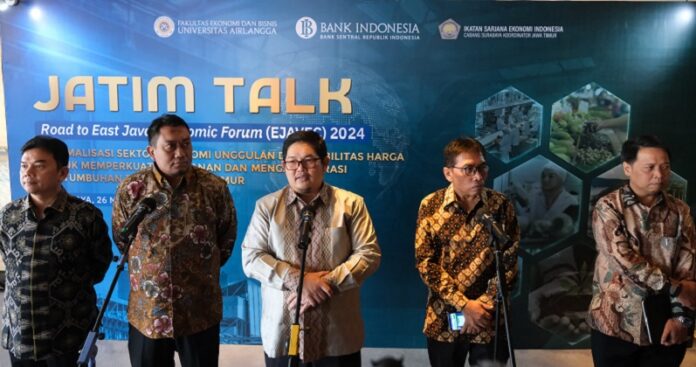EJAVEC Forum 2024 Tekankan Optimalisasi Sektor Ekonomi Unggulan dan Stabilitas Harga untuk Perkuat Ketahanan dan Mengakselerasi Pertumbuhan Ekonomi Jawa Timur EJAVEC Forum 2024 Tekankan Optimalisasi Sektor Ekonomi Unggulan dan Stabilitas Harga untuk Perkuat Ketahanan dan Mengakselerasi Pertumbuhan Ekonomi Jawa Timur