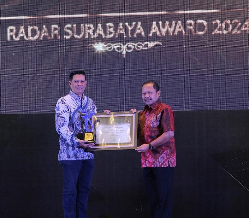 Bank Jatim Dinobatkan Sebagai BUMD yang Inovatif dan Ekspansif dalam Radar Surabaya Award 2024