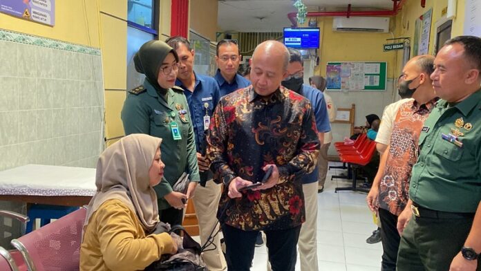 Direktur Teknologi Informasi BPJS Kesehatan Pantau Implementasi Antrean Online di RSIA Bantuan Surabaya