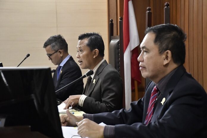 KPPU) menjatuhkan sanksi denda kepada PT Bundamedik, Tbk. sebesar Rp5 miliar atas keterlambatan dalam pemberitahuan (notifikasi) transaksi akuisisi