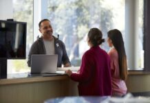 Ericsson luncurkan ‘EricssonEdge Academia Program’ untuk pengembangan talenta muda di sektor telekomunikasi Ericsson luncurkan 'EricssonEdge Academia Program' untuk pengembangan talenta muda di sektor telekomunikasi