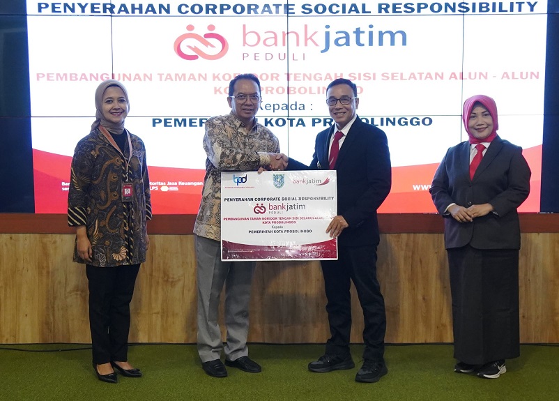 Bank Jatim Salurkan CSR Ke Dua Pemkab Sekaligus