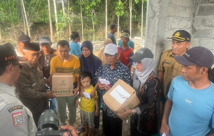 Peduli Bencana Malang Selatan, Bank Jatim Salurkan Bantuan Kepada Para Korban Peduli Bencana Malang Selatan, Bank Jatim Salurkan Bantuan Kepada Para Korban