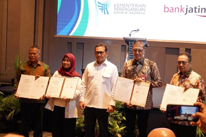 Tingkatkan Ekspor, Bank Jatim dan Kementerian Perdagangan Lakukan Penandatanganan Perjanjian Kerja Sama