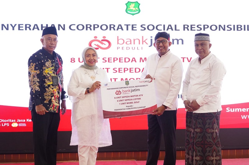 Yang terbaru, bankjatim secara resmi telah menyerahkan CSR ke Pemkab Ponorogo berupa 1 (satu) unit mobil pelayanan pajak daerah