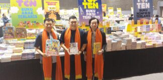 I Ketut Alam Wangsawijaya, EVP Transaction Banking Business Development BCA, Marthius Wandi Budianto, Direktur Big Bad Wolf Books Indonesia, Andrew Yap, Pendiri BBW dalam pembukaan BBW 2025 Kamis (08/05/2025)