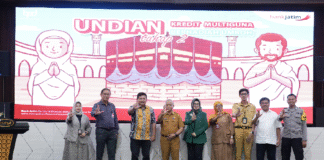 Pelaksanaan Pengundian Kredit Multiguna Berhadiah Umroh Tahun 2025 Tahap 2 oleh Pgs. SEVP Consumer Banking Koerniawan Prijambodo dan Wahyu Kusuma Wisnubroto  SEVP Network & Service serta para saksi Undian Umroh Selasa (06/05/2025)
