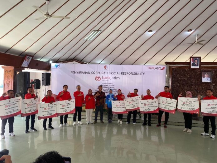 Bank Jatim Salurkan Bantuan CSR untuk Masyarakat Bojonegoro