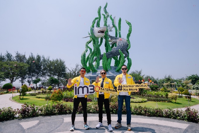 Sigit Herprabowo - Head of Region East Java Indosat Ooredoo Hutchison, Fahd Yudhanegoro - Head of Circle Java Indosat Ooredoo Hutchison, Beka Faryan Riangka - Head of Marketing Java Indosat Ooredoo Hutchison