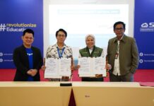 Penandatanganan Kerja Sama Bank Jatim bersama PT Sentra Finansial Teknologi (SFT) yang dilakukan oleh Vice President Dana dan Jasa Bank Jatim Yetty Fitria S., Vice President Hubungan Kelembagaan Rachman Subiyantoro, dan Kepala Divisi Produk PT Sentra Finansial Teknologi Ronald Argand Pinontoan, bertempat di kantor SFT pada Rabu (24/9).