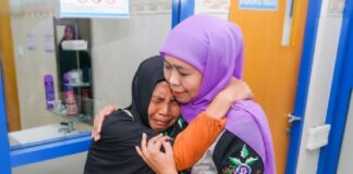 Gubernur Khofifah Serahkan Santunan dan Doakan Kesembuhan Korban Luka Kecelakaan Bus Wisata Bromo di RS Bina Sehat Jember, Senin (15/09)