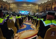 Berkat KIP, Putri Petani dari Jombang Raih Cum Laude Di Wisuda Unesa