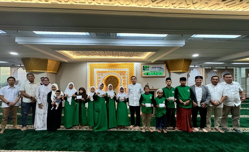 Regional CEO BRI Region 12 Surabaya, Reza Syahrizal Setiaputra dalam "Pengajian dan Berbagi Bahagia di Bulan Ramadhan 1447 H"  yang berlangsung di Masjid An-Nur, Plaza BRI Tower Surabaya, pada 26 Februari 2026